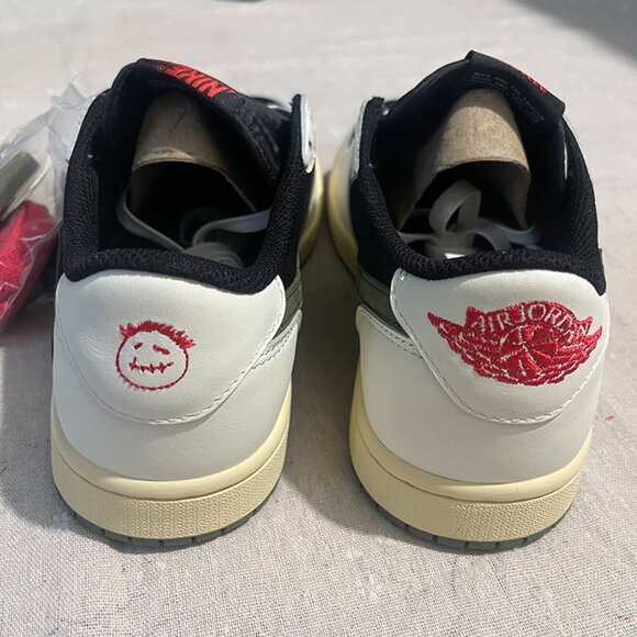 Jordan 1 Low Travis Scott Olive Sneakers - Picture 5 of 6